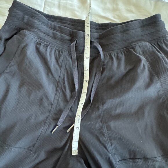 Lululemon Dance Studio Relaxed-Fit Mid-Rise Cargo Pant Black - Picture 9 of 9